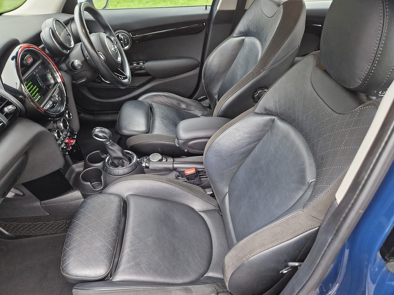 MINI Hatch Cooper - U11476