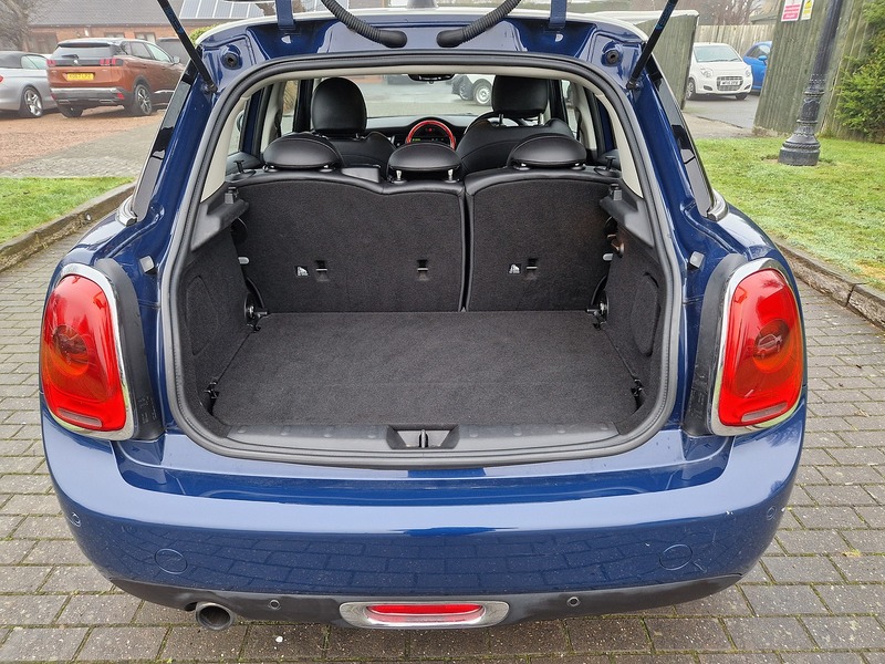 MINI Hatch Cooper - U11476