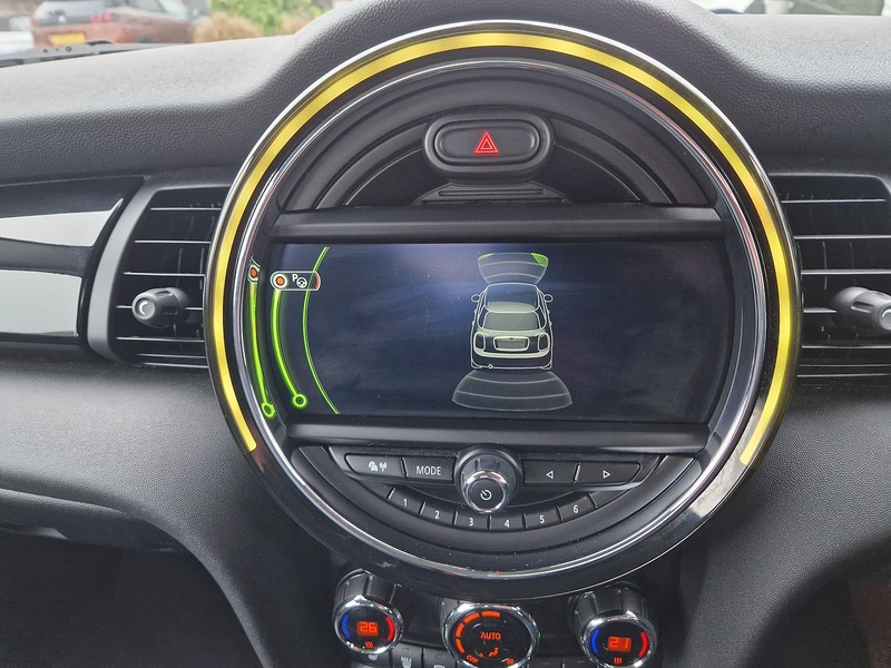 MINI Hatch Cooper - U11476