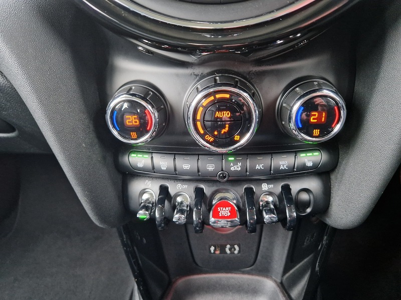 MINI Hatch Cooper - U11476