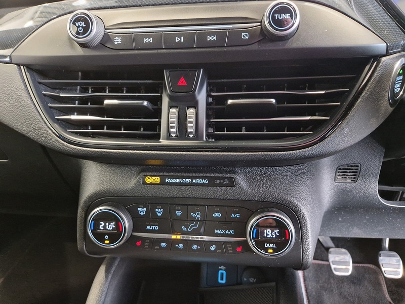 Ford Focus T EcoBoost MHEV ST-Line X Edition - U11505