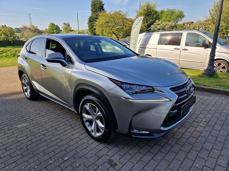 Lexus NX 300h Premier - U11519