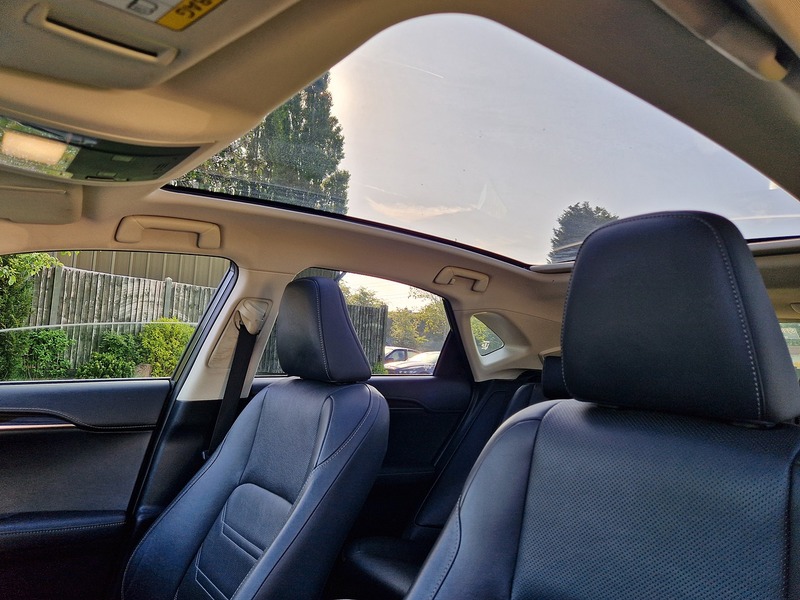 Lexus NX 300h Premier - U11519