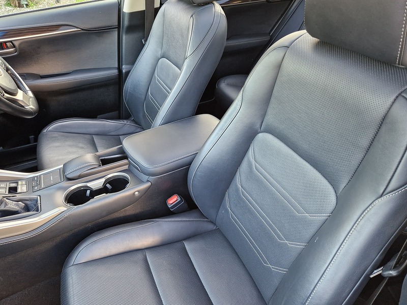 Lexus NX 300h Premier - U11519