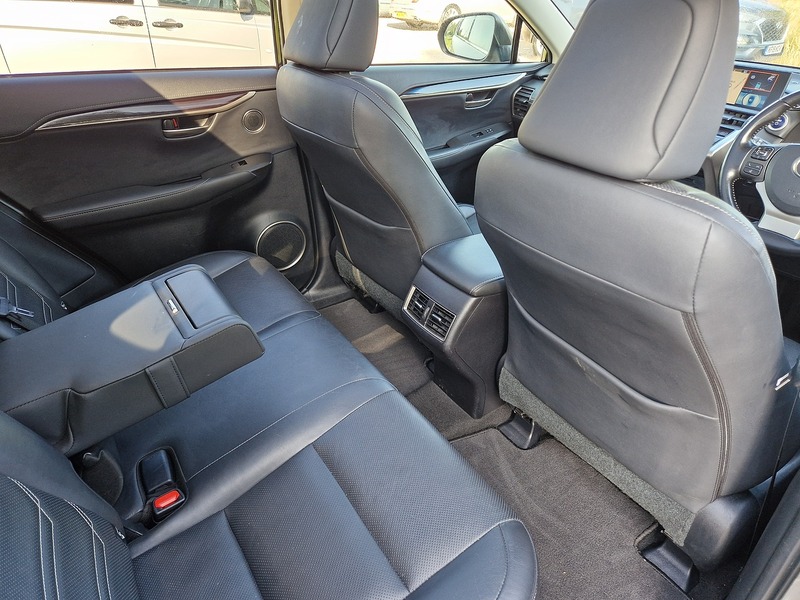 Lexus NX 300h Premier - U11519
