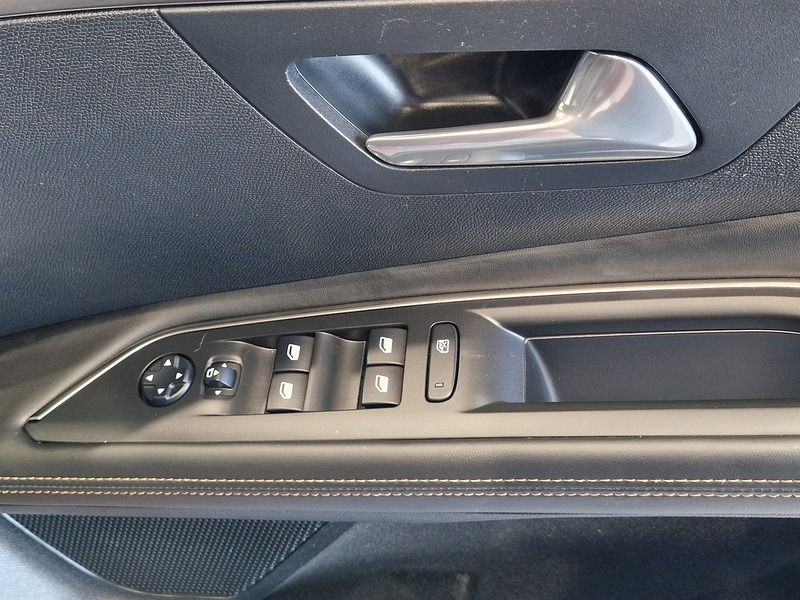 Peugeot 3008 BlueHDi GT Line - U11533