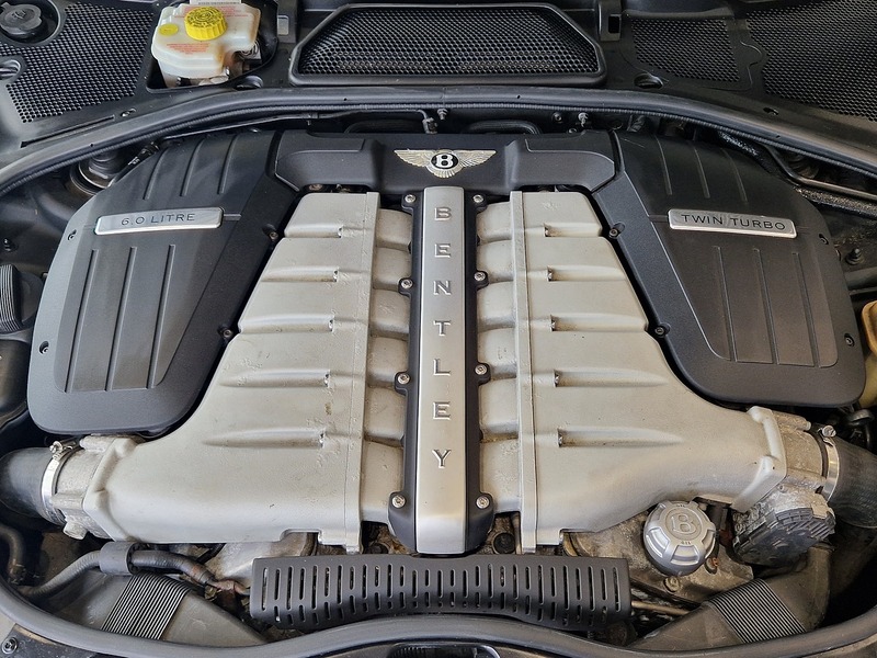 Bentley Continental W12 GTC - U11535