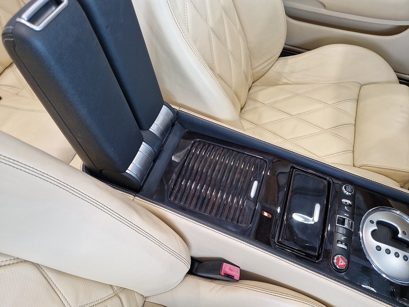 Bentley Continental W12 GTC - U11535