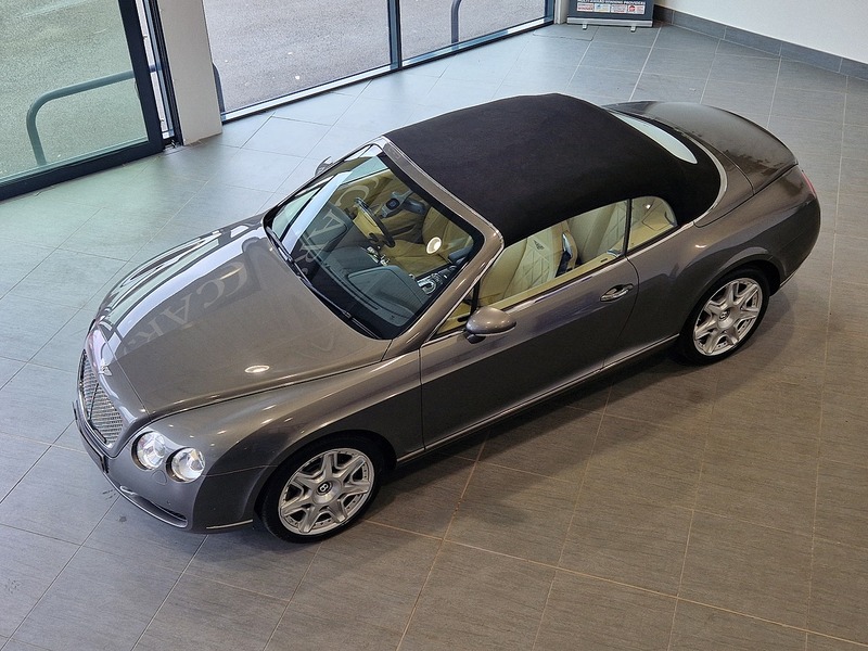 Bentley Continental W12 GTC - U11535