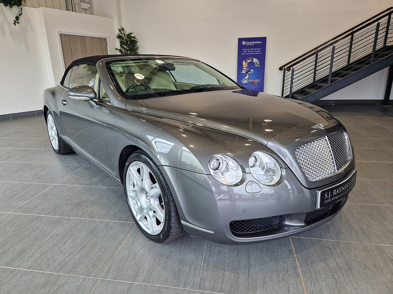 Bentley Continental W12 GTC - U11535