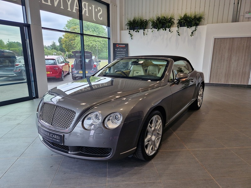 Bentley Continental W12 GTC - U11535
