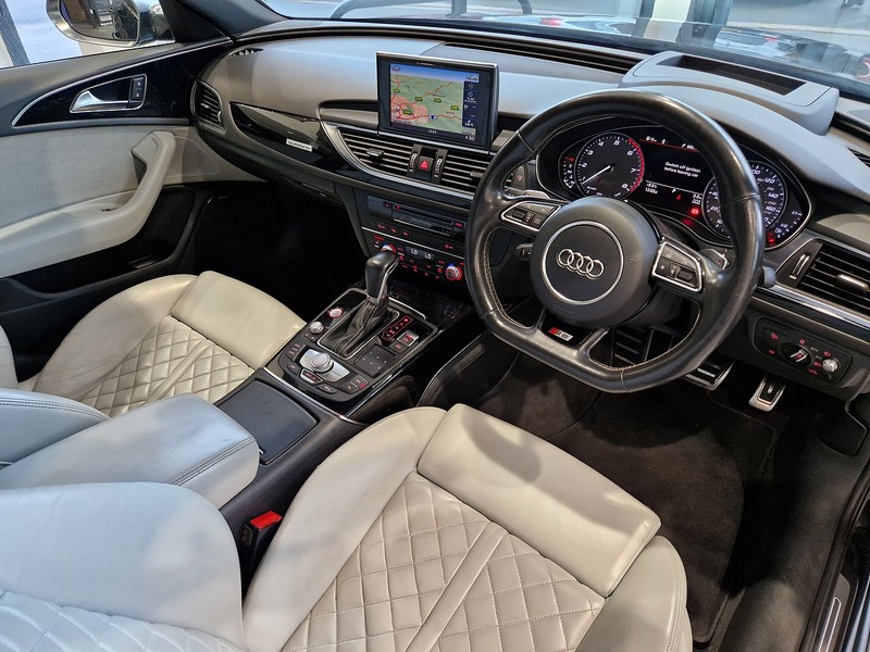 Audi S6 Saloon TFSI V8 Black Edition - U11536