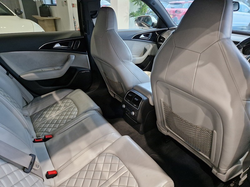 Audi S6 Saloon TFSI V8 Black Edition - U11536