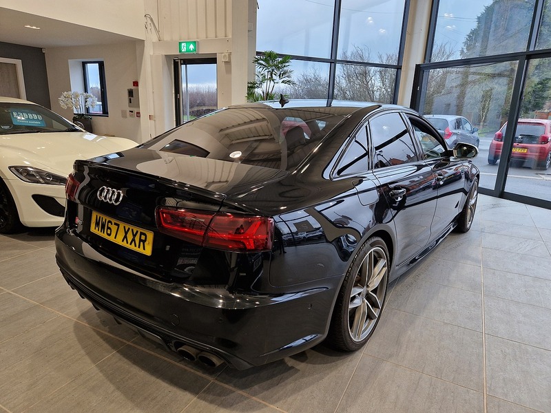 Audi S6 Saloon TFSI V8 Black Edition - U11536