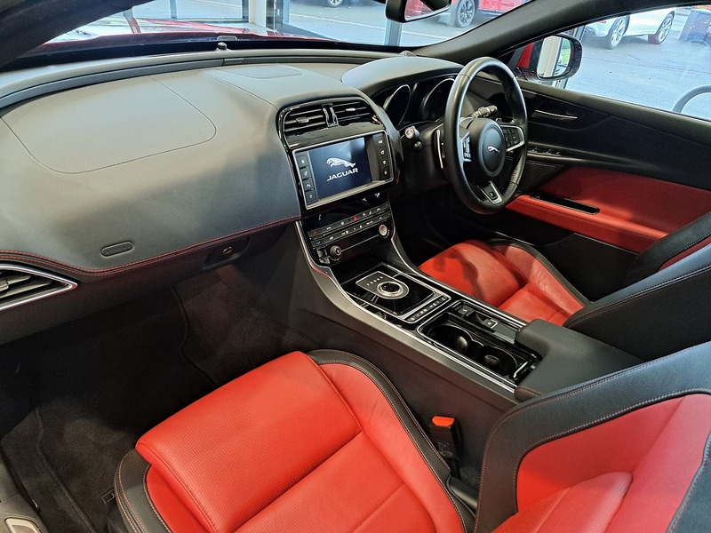 Jaguar XE i R-Sport - U11547