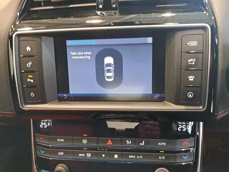 Jaguar XE i R-Sport - U11547