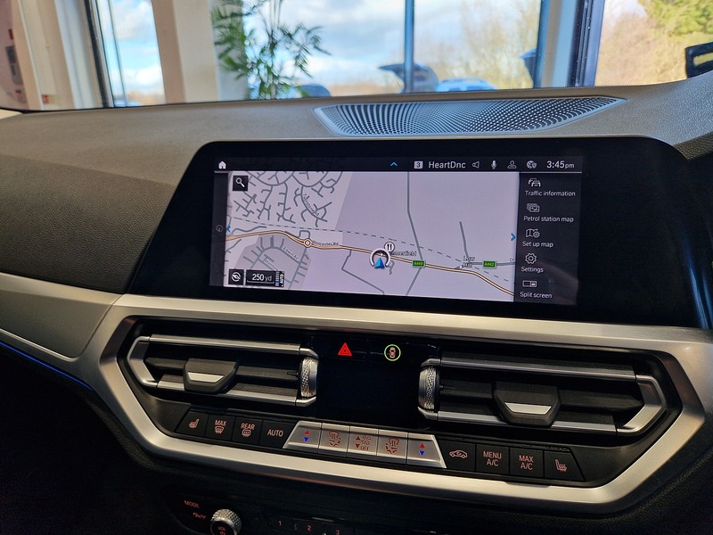 BMW 3 Series 330e Sport Pro - U11554