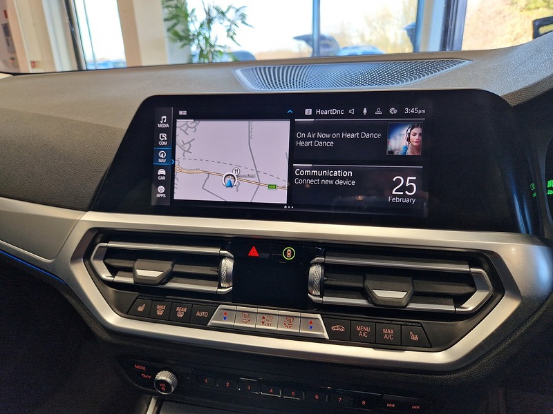 BMW 3 Series 330e Sport Pro - U11554