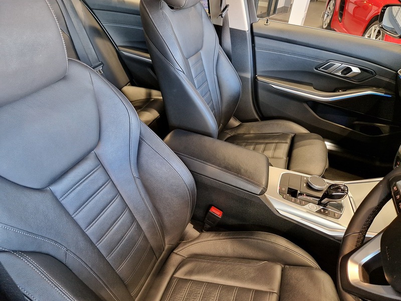 BMW 3 Series 330e Sport Pro - U11554