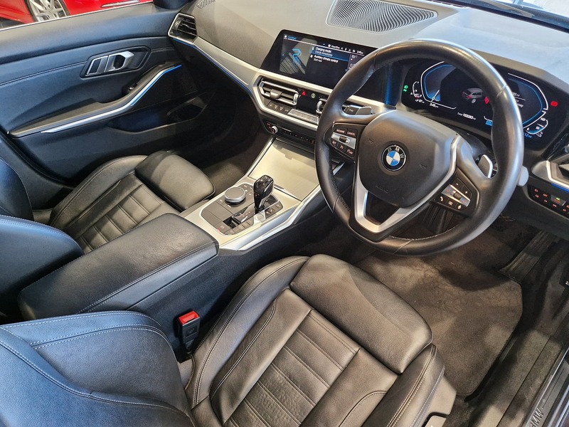 BMW 3 Series 330e Sport Pro - U11554