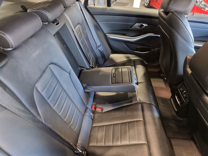 BMW 3 Series 330e Sport Pro - U11554