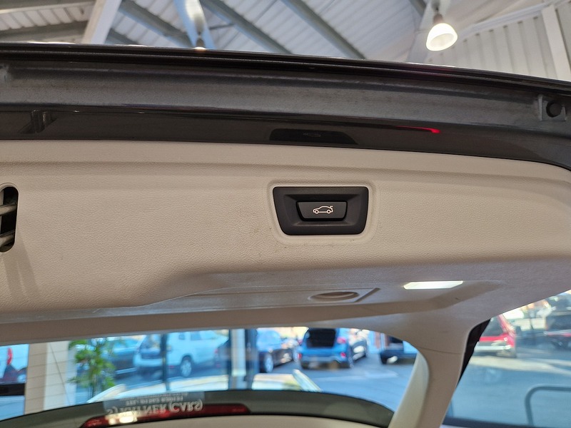 BMW 3 Series 330e Sport Pro - U11554