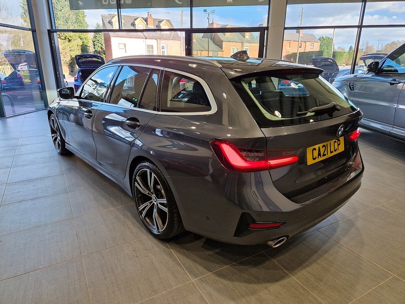 BMW 3 Series 330e Sport Pro - U11554