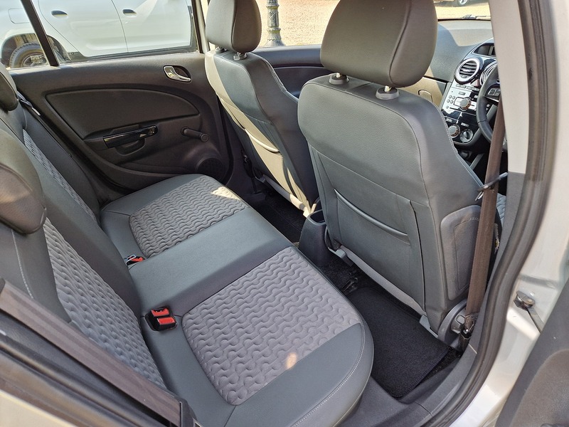 Vauxhall Corsa SE - U11568