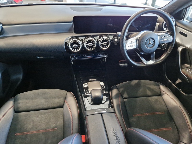 Mercedes-Benz A Class A200 AMG Line - U11585