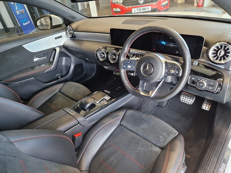 Mercedes-Benz A Class A200 AMG Line - U11585