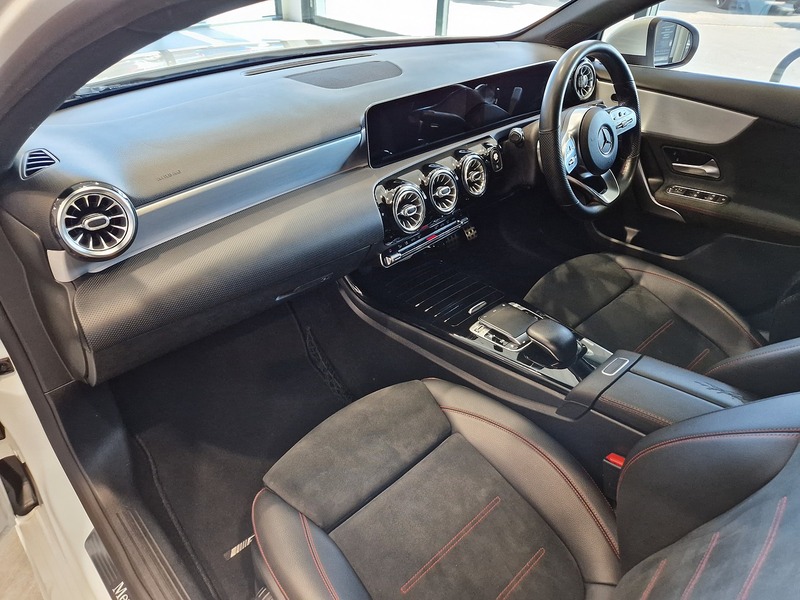 Mercedes-Benz A Class A200 AMG Line - U11585