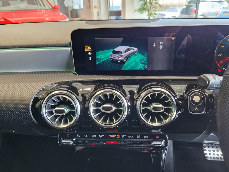 Mercedes-Benz A Class A200 AMG Line - U11585