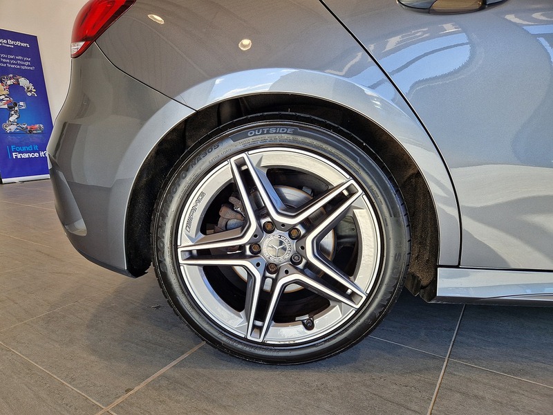 Mercedes-Benz A Class A200 AMG Line - U11586