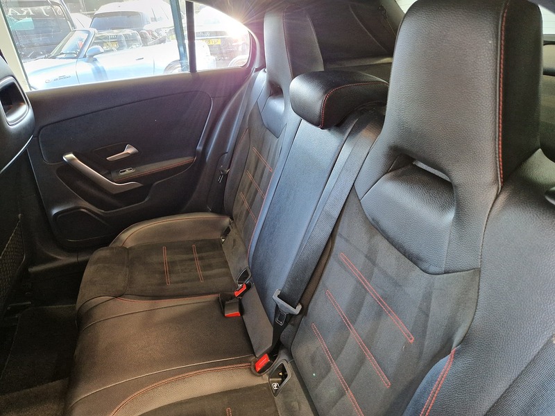 Mercedes-Benz A Class A200 AMG Line - U11586