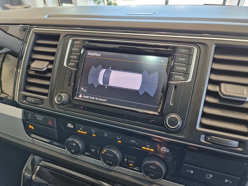 Volkswagen Caravelle BiTDI BlueMotion Tech Executive - U11599