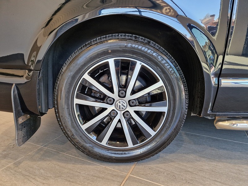 Volkswagen Caravelle BiTDI BlueMotion Tech Executive - U11599