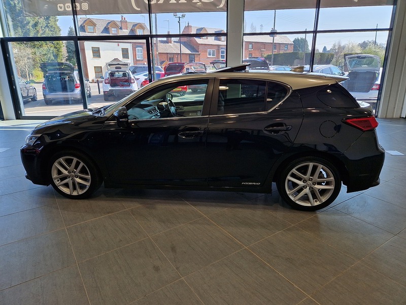 Lexus CT 200h Takumi - U11615