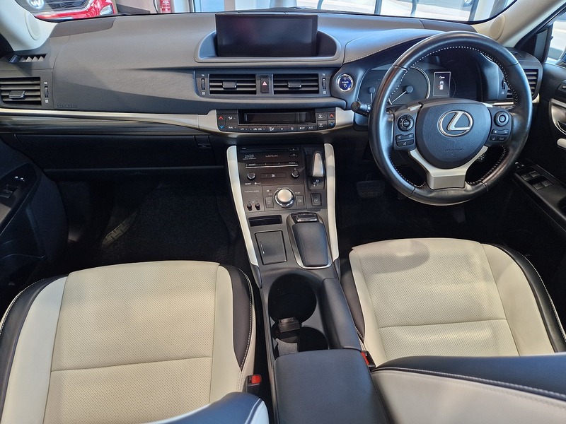 Lexus CT 200h Takumi - U11615