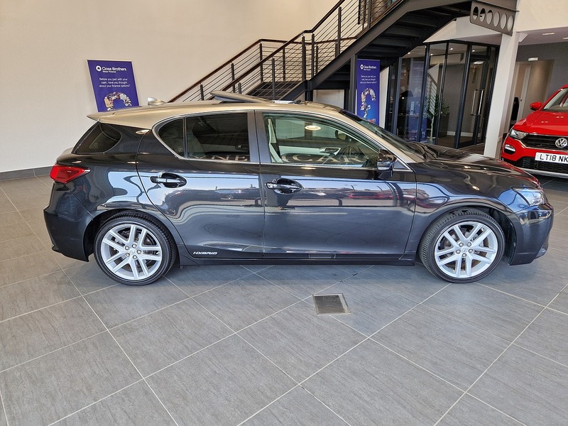 Lexus CT 200h Takumi - U11615