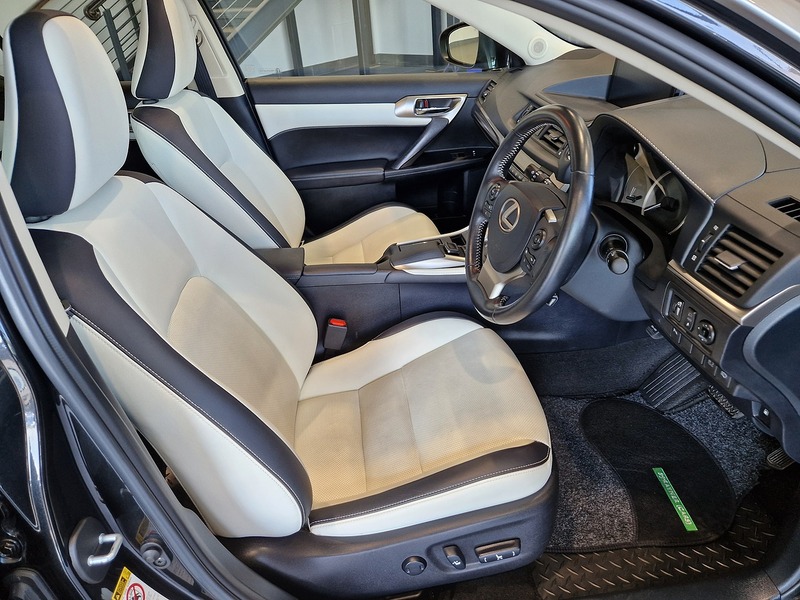 Lexus CT 200h Takumi - U11615