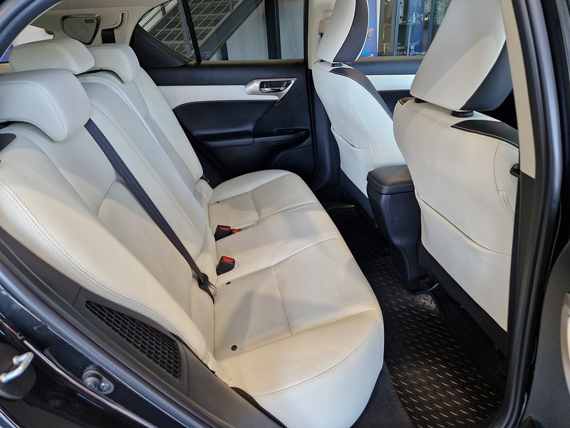 Lexus CT 200h Takumi - U11615