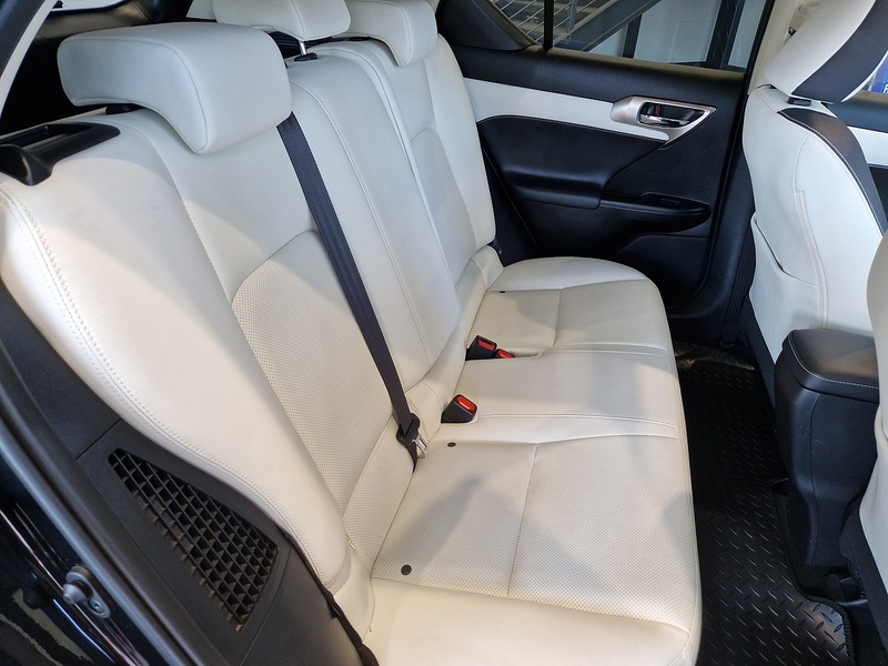 Lexus CT 200h Takumi - U11615