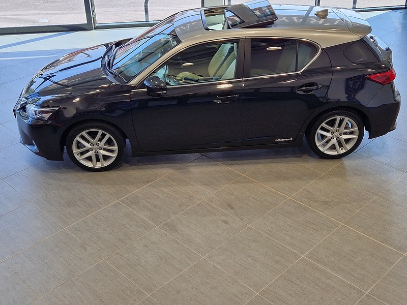 Lexus CT 200h Takumi - U11615