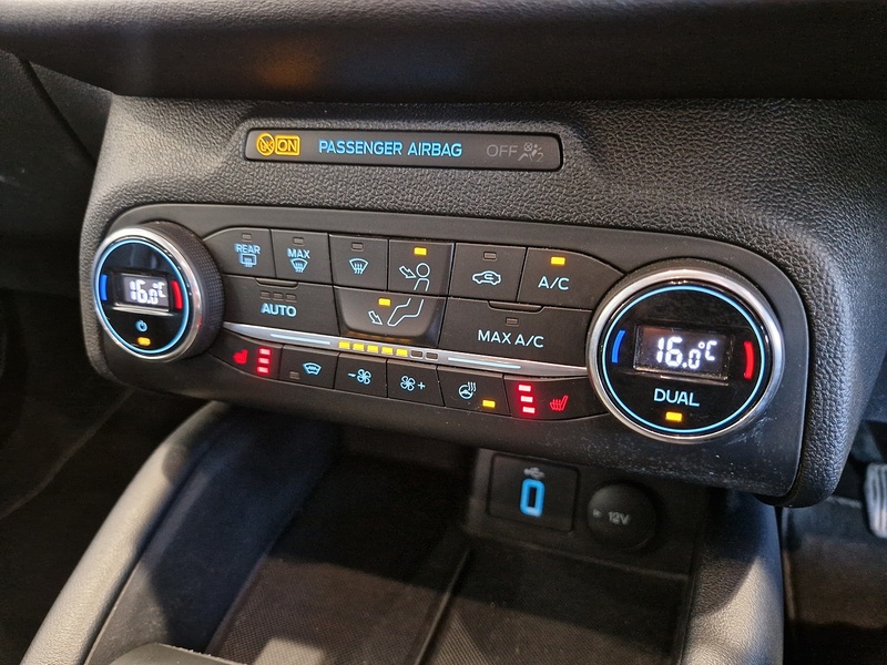 Ford Focus EcoBlue Vignale - U11619