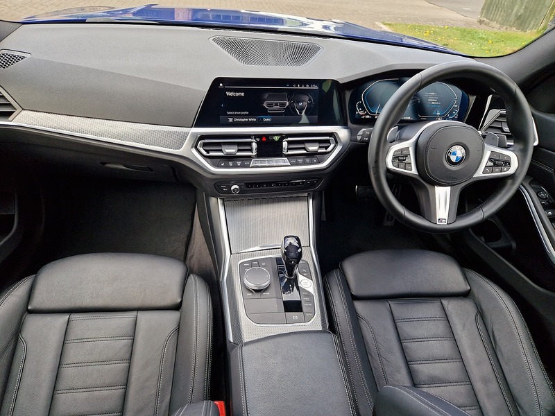 BMW 3 Series 330e M Sport - U11627