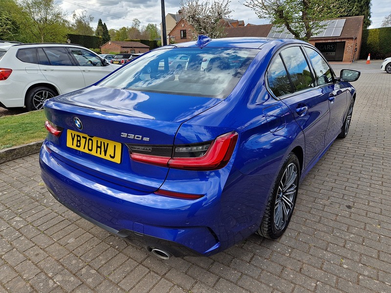 BMW 3 Series 330e M Sport - U11627