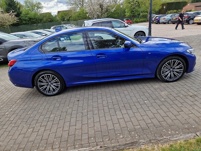 BMW 3 Series 330e M Sport - U11627