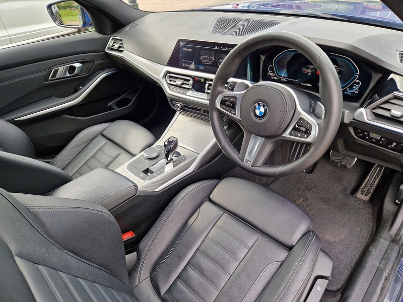 BMW 3 Series 330e M Sport - U11627
