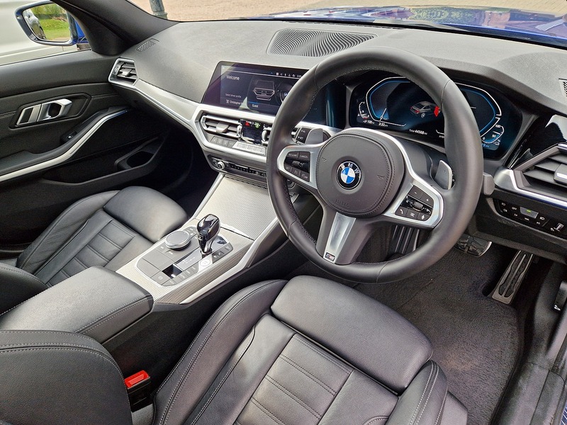 BMW 3 Series 330e M Sport - U11627