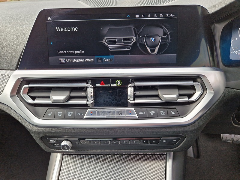 BMW 3 Series 330e M Sport - U11627